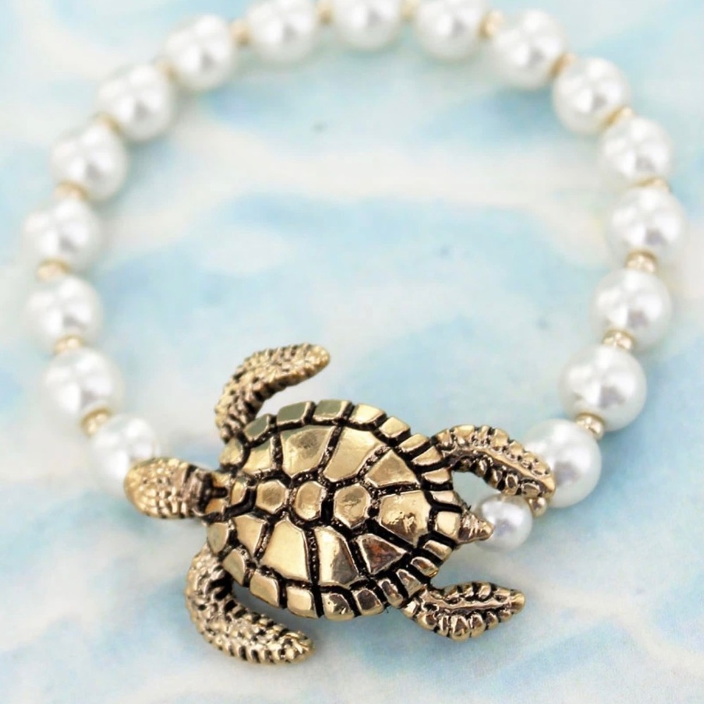 🌻 BOGO NEW Gold Tone Turtle and Faux Pearl Stretch Bracelet